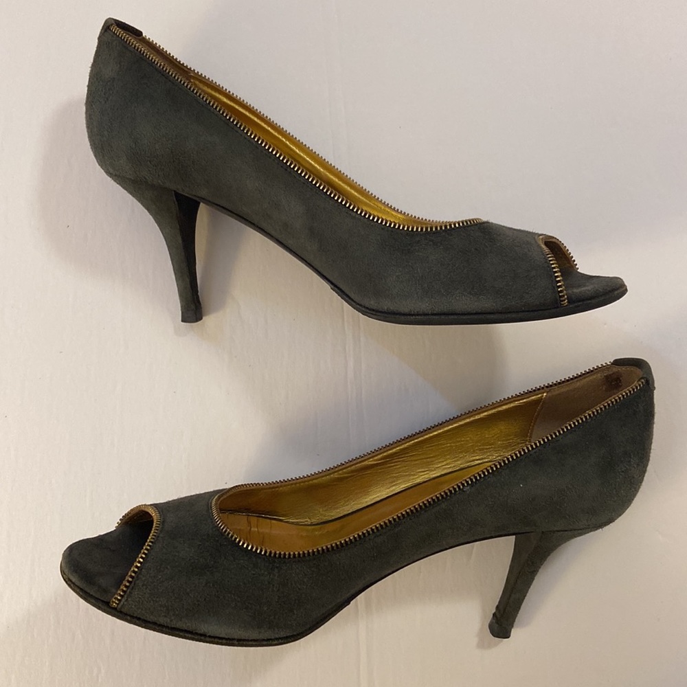 DKNY Gray Suede Leather Zipper Accent Heels 9.5 - Picture 3 of 7